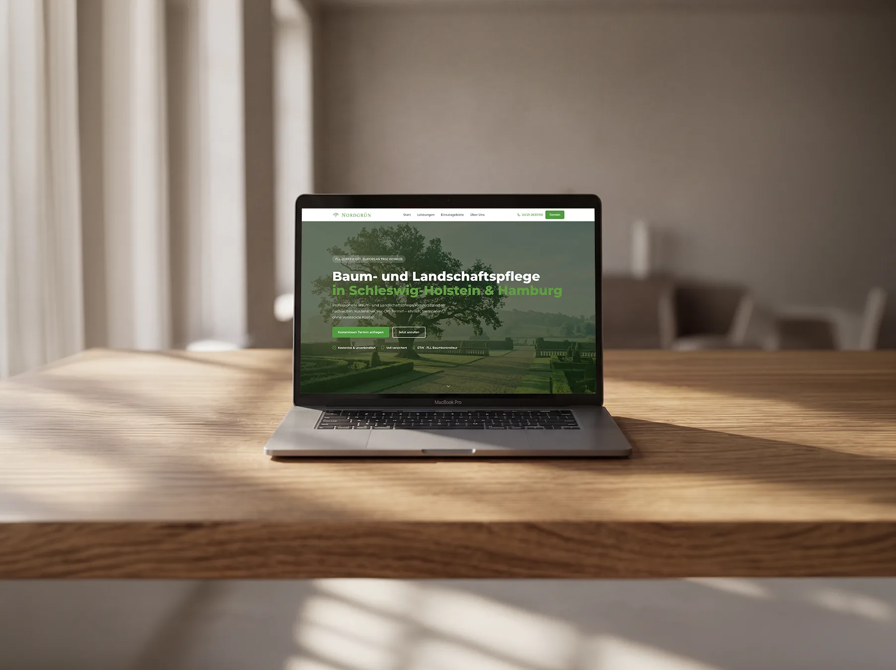 Website nordgruen.com auf einem MacBook, gebaut von Hagen Schönborn